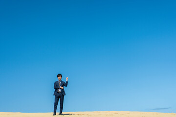 空とビジネスマン