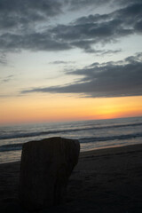 atardecer en la playa 
