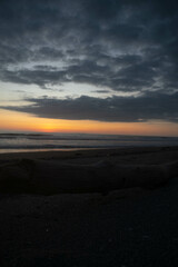 atardecer en la playa 