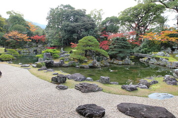 Obraz premium Japanese garden and autumn leaves in Daigoji Temple Sanbo-in, Kyoto, Japan
