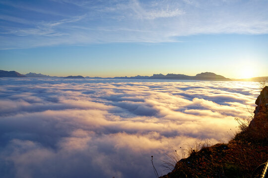Mer de nuages sur Grenoble - Vue depuis le fort du Saint-Eynard - Massif de la Chartreuse
