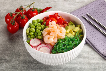 Hawaian cuisine - Poke with cocktail shrimps