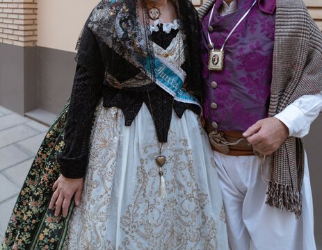 boda, mano, camisa, novia, agiotaje, mujer, gente, amor, persona, hombre, falda, anillas, moda, ceremonia, dedo, detallar, participaci&oacute;n, vestido, fiesta, tradicion, falda, mantilla, detalle, pendient