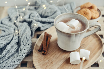 Mug with cocoa and marshmallow - 771491504