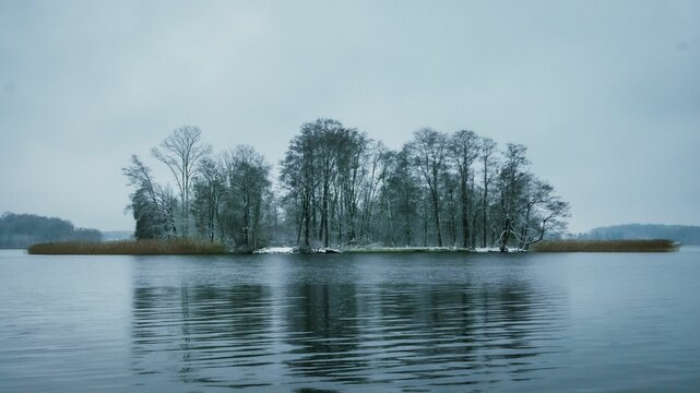 Island in the middle of the lake