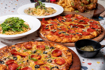Pizza, mushroom, pepperoni, oven, street, cream, pasta, spaghetti, pork belly, chicken, seasoning, ham, potato, fried food