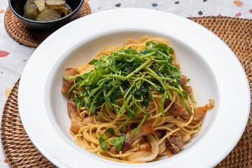 Pizza, mushroom, pepperoni, oven, street, cream, pasta, spaghetti, pork belly, chicken, seasoning, ham, potato, fried food