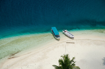 Boats at the beach in Kuna Yala. San Blas archipelago, Caribbean, Panama, Central America - stock photo - obrazy, fototapety, plakaty