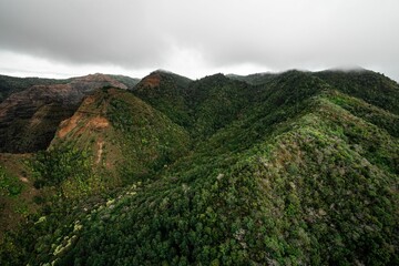 Fototapeta premium Mesmerizing view of a beautiful mountainous landscape