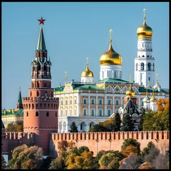 Poster Historical Grandeur: The Majestic View of Russian Kremlin Architecture Against a Blue Sky © Thomas