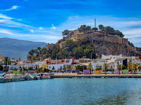puerto y castillo de denia alicante
