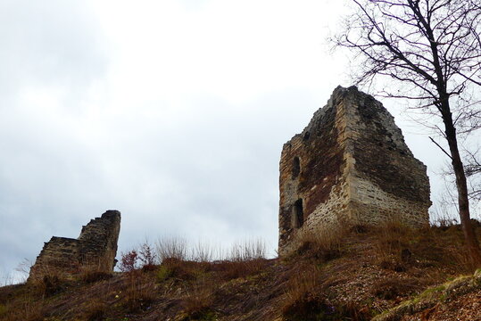 Überreste der Burg Fohnsdorf