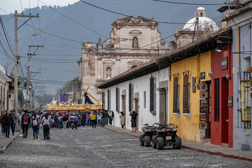 Obraz premium Procession for Lent on the streets of Antigua, Guatemala.