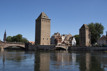 Fototapeta na wymiar Strasbourg au fil de l'eau