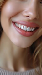 Obraz premium Smiling Woman Close-Up Shot