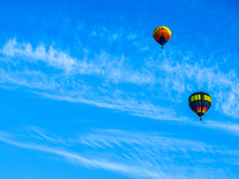 Hot air balloons! Vols des Montgolfieres au festival à Saint-Jean-sur-Richelieu, Quebec, Canada