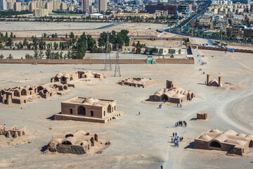 Obraz premium Ruins of ritual buildings in area of Dakhma - Tower of Silence, ancient structure built by Zoroastrians in Yazd, Iran