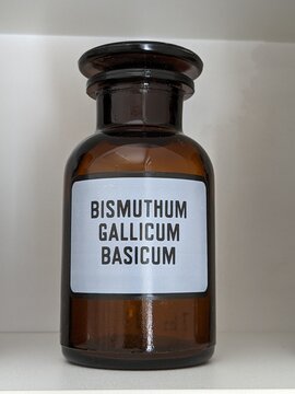 Old fashioned medicine glass bottles,brown vintage pharmacy bottles for medicinal substances-Bismuthum gallicum basicum