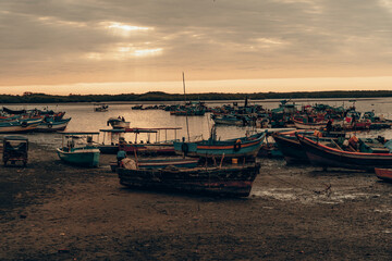 Fototapeta premium boats anchored in the Tumbes river Peru