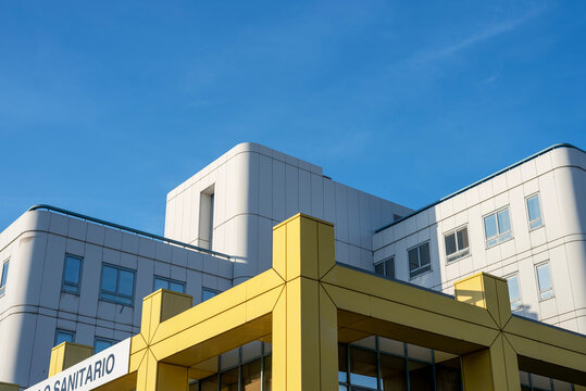 Yellow and white health centre, Cremona.