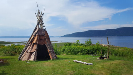 Teepee by the lake © Charline