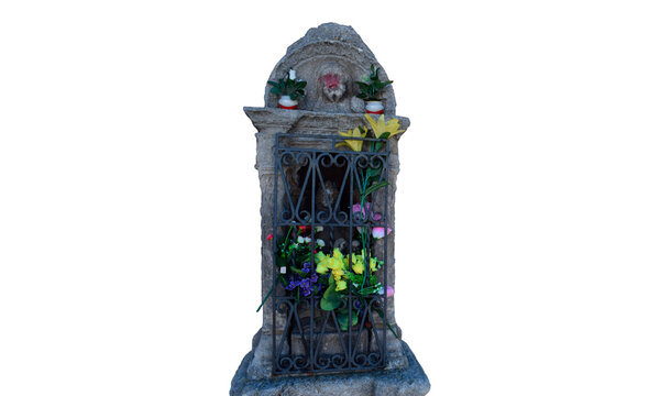 Altar de piedra con flores. 