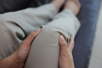 Knee massage 