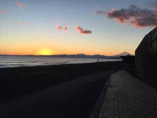 夕日と富士山と相模湾