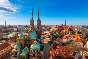 Beautiful view of the old town of Wroclaw and the Odra River. Wroclaw, Poland - obrazy, fototapety, plakaty