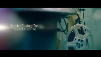 Movie Closing Credits Template Titles Against the Background of a Film Projector in a Cinema - obrazy, fototapety, plakaty