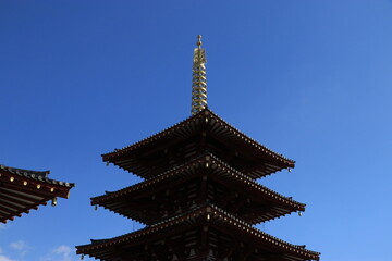 Fototapeta na wymiar Shitenno-ji Temple