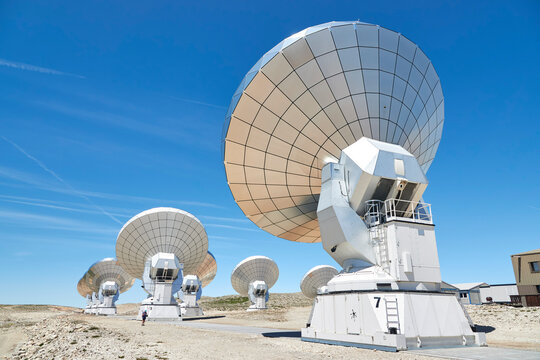 Radiot&eacute;lescopes du plateau de Bure - Massif du D&eacute;voluy
