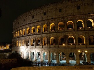 Fototapeta na wymiar colosseum at night