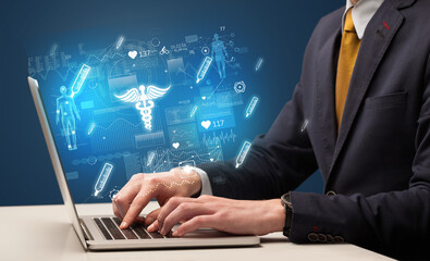 hand browsing on the internet for medical issues