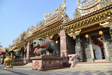 Dhammaktanyu Foundation Shrine or Dhammaktanyu Temple or Xianlu Dai Tiang Kong. This architecture is full of ancient Chinese arts and culture. Including the stone carvings, they are very meticulous. 