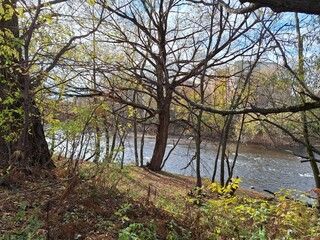 Fototapeta na wymiar Saint-Charles river on an autumn day