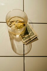 dinero, mano, divisa, dinero en efectivo, dolares, agiotaje, financiación - obrazy, fototapety, plakaty