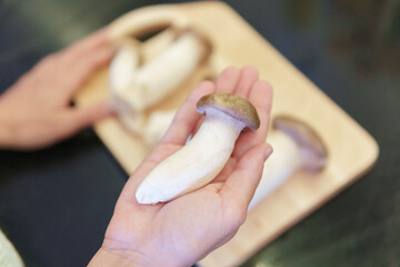 Cooking Pleurotus eryngii. View of king oyster mushrooms - 772727142