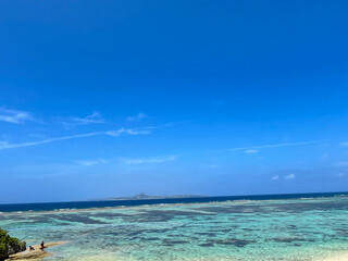 沖縄の綺麗な空と海