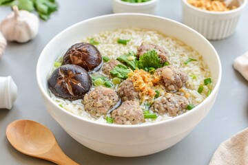 Rice, porridge, rice porridge, pork, minced pork, shitake mushrooms, soup, thai food, asian food,