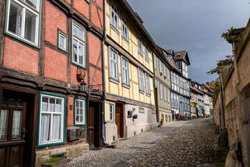 Fototapeta na wymiar Fachwerk Häuserzeile in Quedlinburg