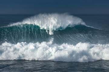 Fototapeta premium big waves portugal