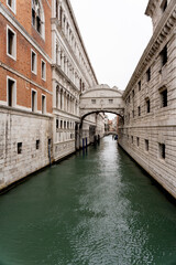Fototapeta na wymiar Venice Canal with the Bridge of Sighs