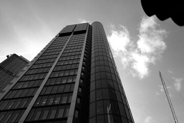 Die Skyline Frankfurt am Main in beeindruckenden schwarz weiß Aufnahmen