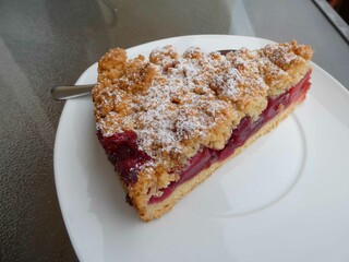 Pflaumenkuchen mit Streusel