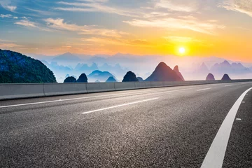 Plaid mouton avec motif Guilin Asphalt highway road and green mountain with sky clouds natural landscape at sunrise