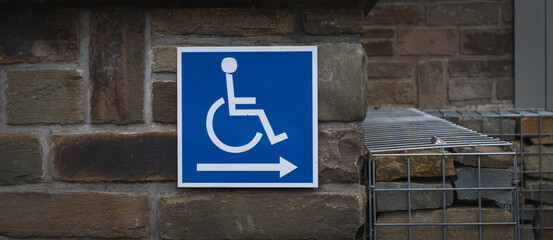 Panneau de direction pour les personnes handicapées - chaise roulante