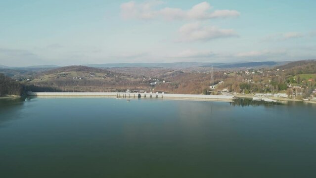  view of the Solina reservoir dam