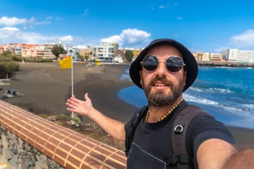 Tuinposter Canarische Eilanden Selfie of a man on vacation in Gran Canaria in the Canary Islands