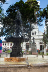 Fototapeta premium Antique fountain at the central square of Salamina built by the German firm Kissing & Holman and brought by ship to Colombia in 1889